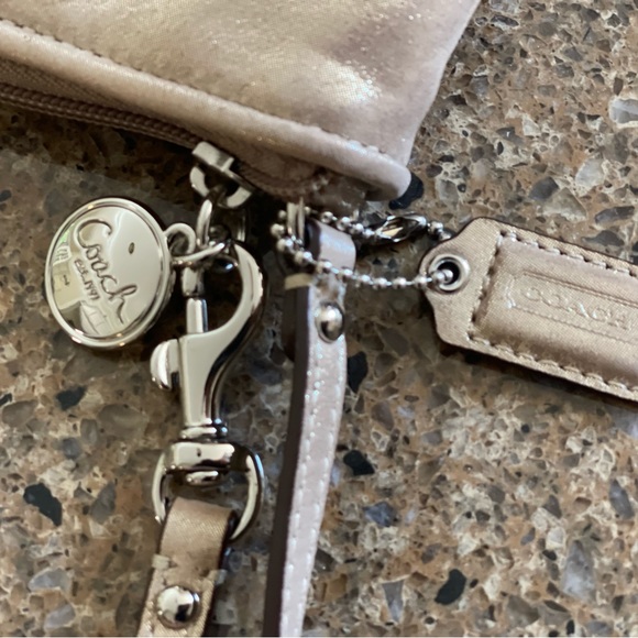 COACH purse - Picture 2 of 6